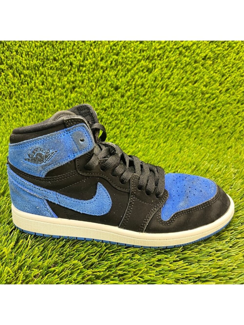 Nike Air Jordan 1 Retro High OG Boys Size 3Y Athletic Basketball‎ Shoes Sneakers